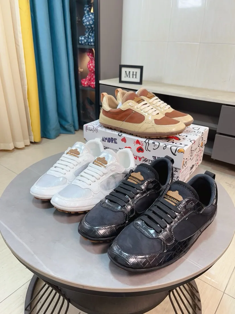 Men's shoes💰560🌹🌹"Dolce & Gabbana DG" original imported first-layer cowhide➕sheepskin lining, light on the foot, comfortable, versatile, original special outsole🔥favored by trendy men, welcome to compare quality🔥exquisite luxury, super A level! Compared with the genuine product at the counter, the version is no worse at all! Code number 38-44